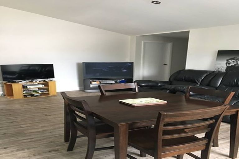 Photo of property in Drummond Street Flats, 17/19 Drummond Street, Mount Cook, Wellington, 6021