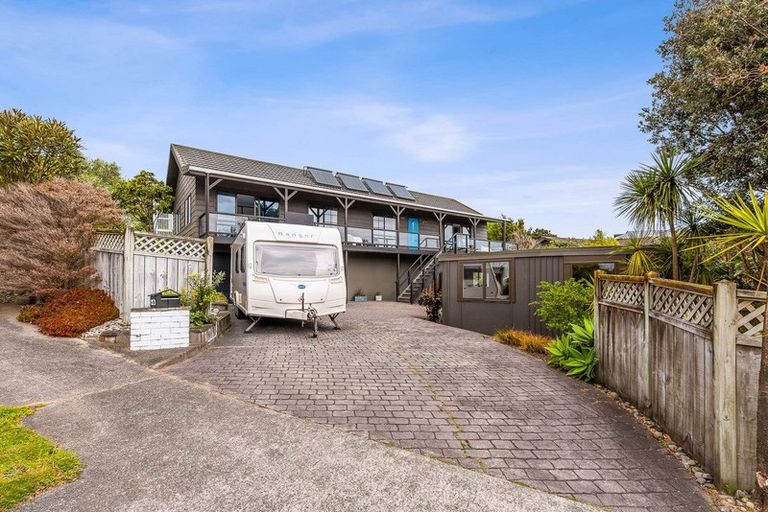 Photo of property in 4 Pine Ridge Terrace, Waikanae Beach, Waikanae, 5036