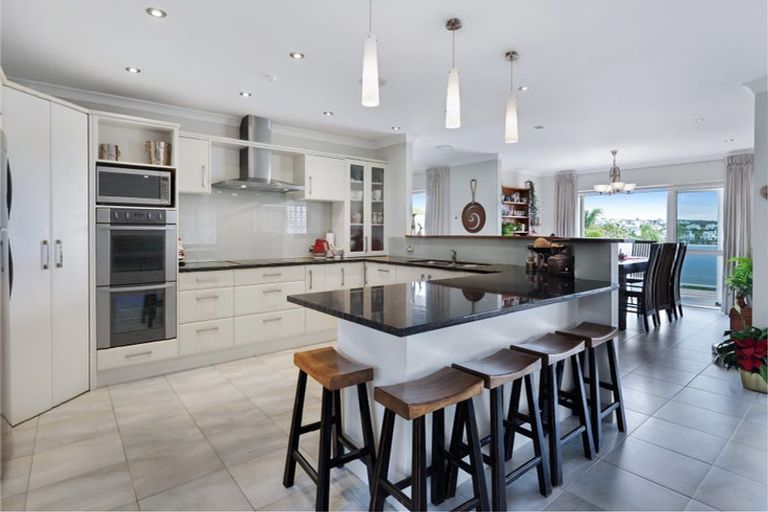 Photo of property in 5 Wairere Road, Torbay, Auckland, 0630