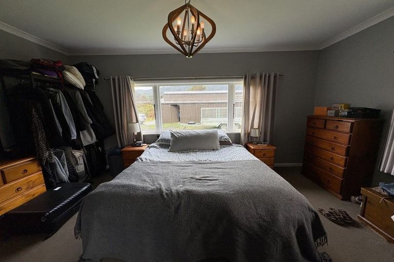 Photo of property in 112 Upper Fitzherbert Road, Wainuiomata, 5373