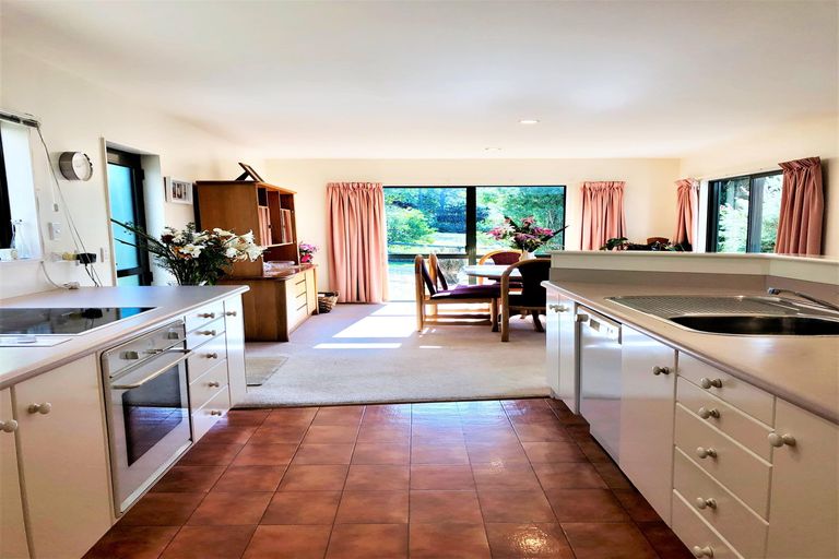 Photo of property in 96 Kemp Road, Kerikeri, 0230