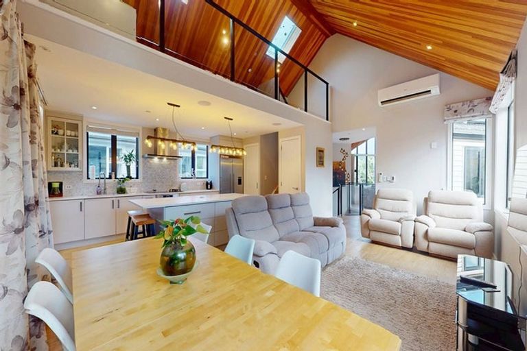 Photo of property in 221c Karori Road, Karori, Wellington, 6012