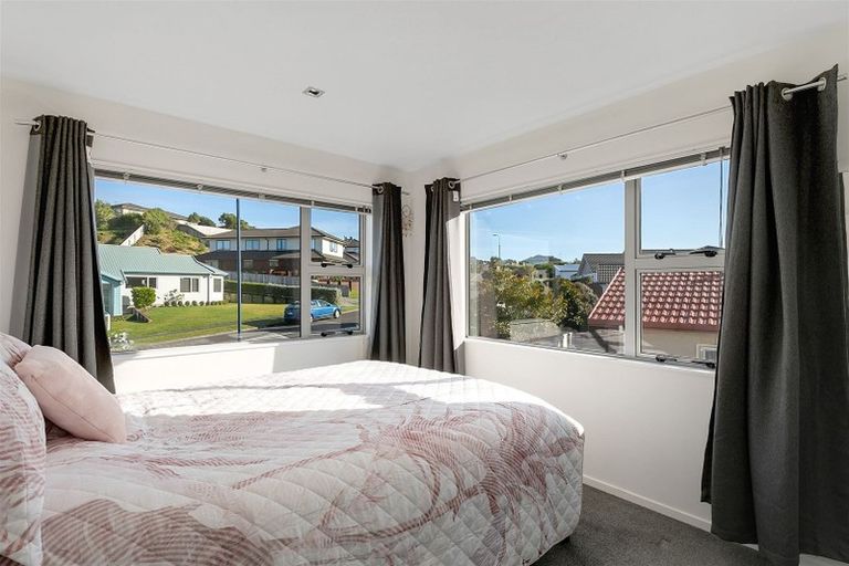 Photo of property in 51 Te Puia Drive, Aotea, Porirua, 5024
