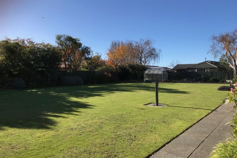 Photo of property in 160 Grimseys Road, Redwood, Christchurch, 8051