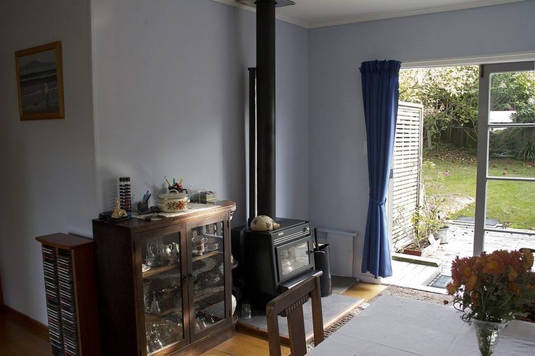 Photo of property in 1a Verbena Road, Birkdale, Auckland, 0626