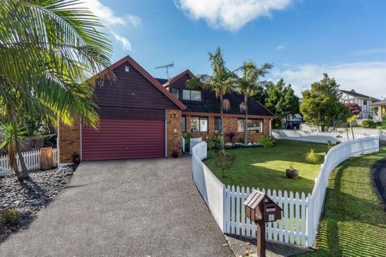Photo of property in 6 Delisle Place, Windsor Park, Auckland, 0632