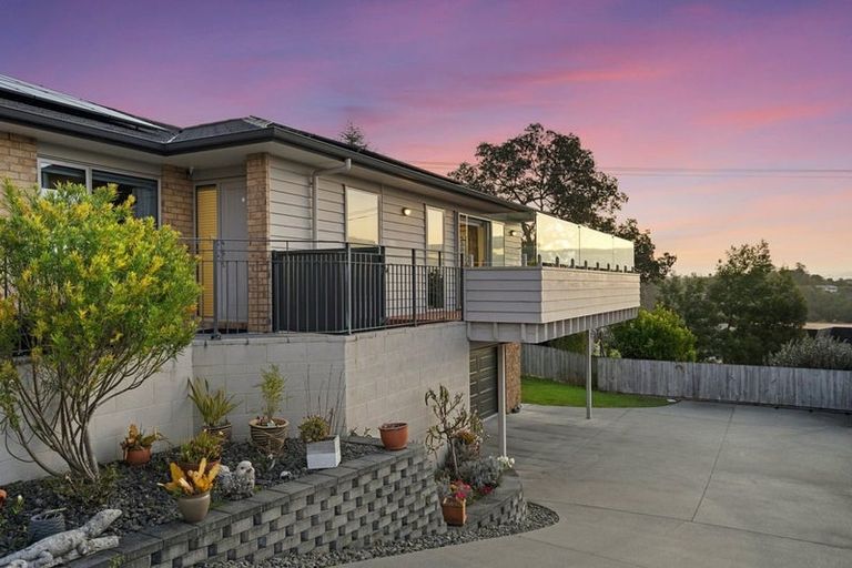 Photo of property in 8 Utopia Park Heights, Welcome Bay, Tauranga, 3112