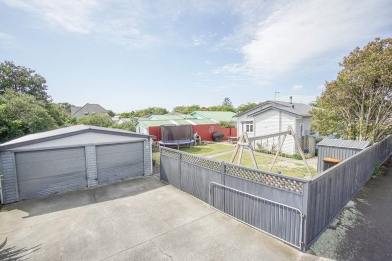 Photo of property in 46 Kingswood Street, Takaro, Palmerston North, 4412