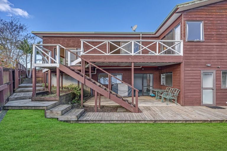 Photo of property in 13 Glenshee Place, Highland Park, Auckland, 2010