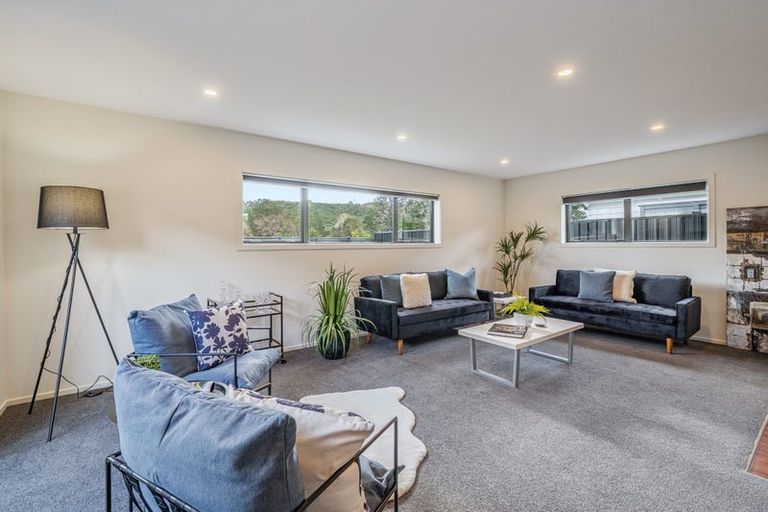 Photo of property in 7 Thornbury Lane, Timberlea, Upper Hutt, 5018