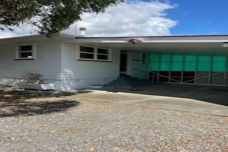 Photo of property in 1 Marsden Terrace, Ohau, Levin, 5570