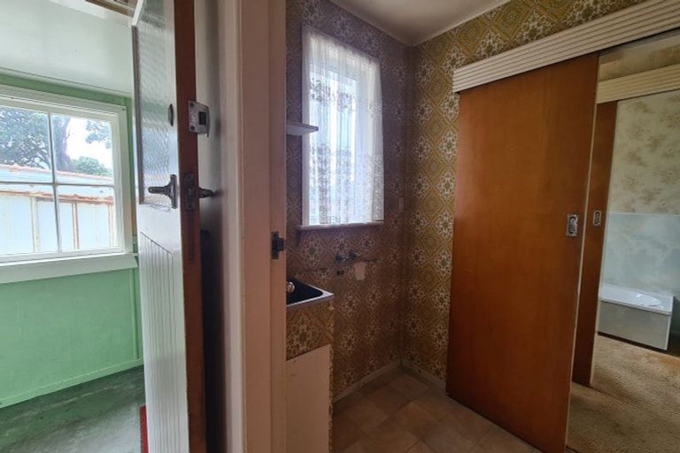 Photo of property in 12 Hickey Place, Opunake, 4616