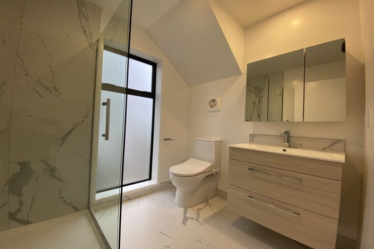 Photo of property in 1/2 Hood Street, Mount Victoria, Wellington, 6011