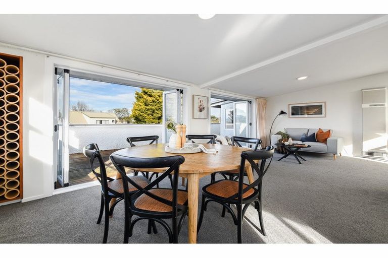 Photo of property in 3 Tirita Street, Kawaha Point, Rotorua, 3010