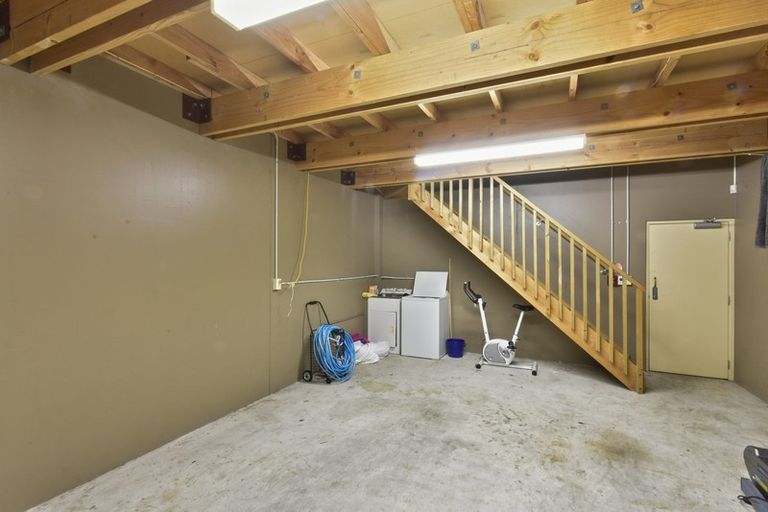 Photo of property in 6/11 Jack Conway Avenue, Manukau, Auckland, 2104