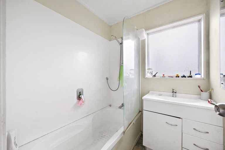 Photo of property in 44 Borich Road, Sunnyvale, Auckland, 0612