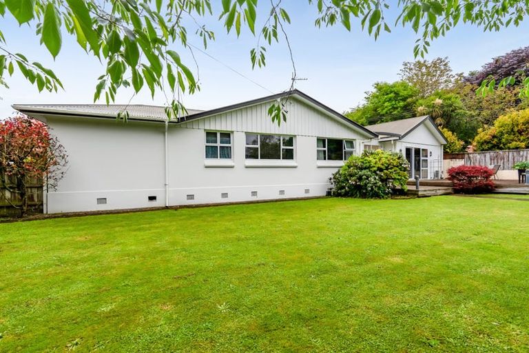 Photo of property in 116 Paraite Road, Paraite, New Plymouth, 4373