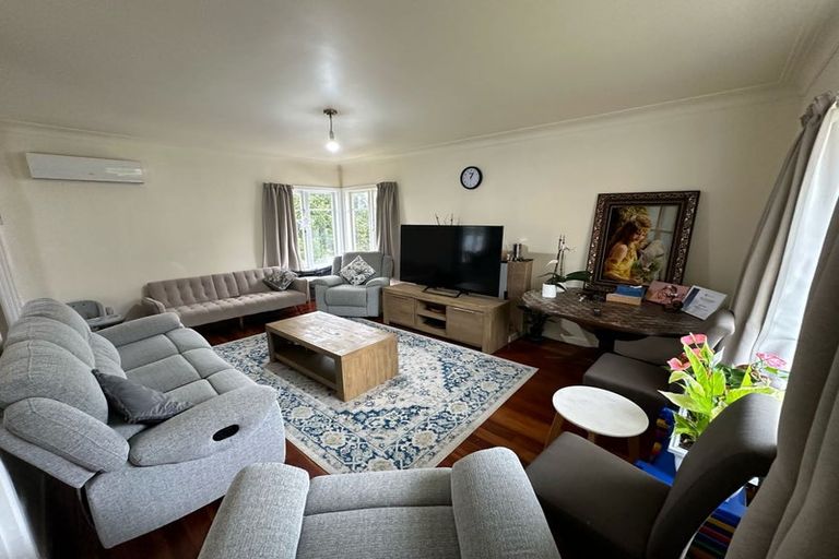 Photo of property in 131 Ocean View Road, Hillcrest, Auckland, 0627
