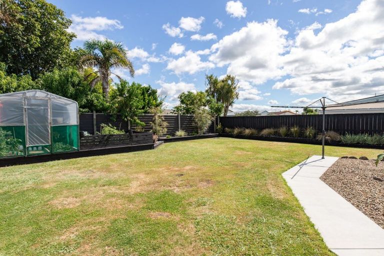 Photo of property in 20 Miller Place, Ngatea, 3503