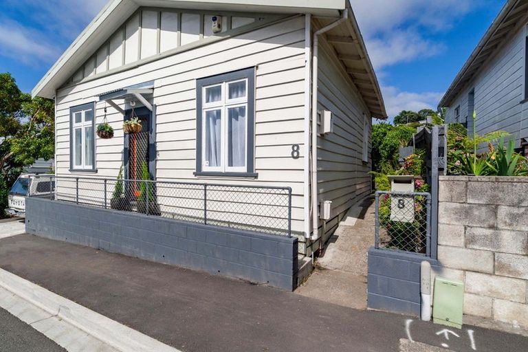 Photo of property in 8 Chaucer Road, Hospital Hill, Napier, 4110