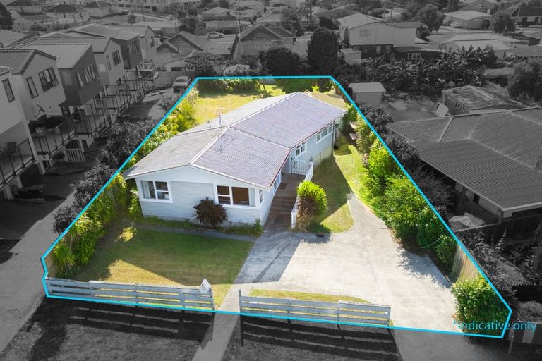 Photo of property in 19 Laura Street, Kelston, Auckland, 0602