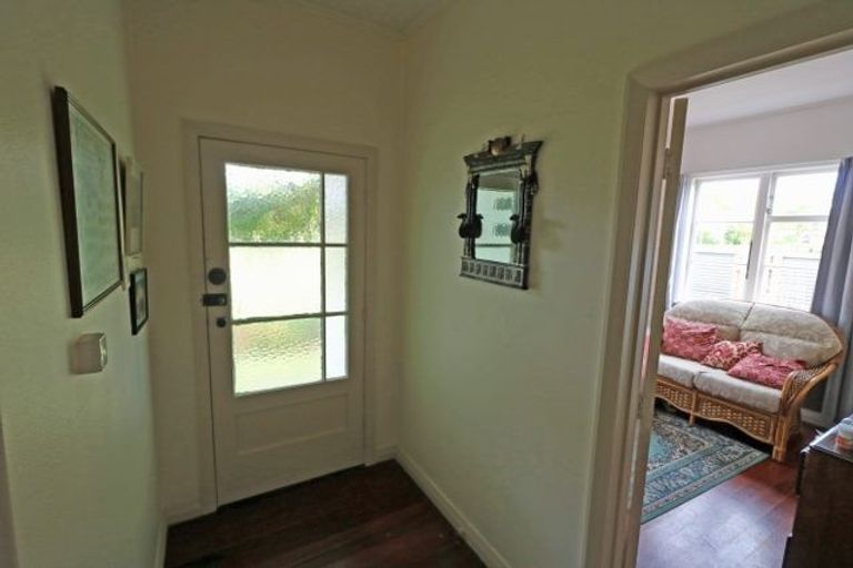 Photo of property in 68 Conway Road, Eltham, 4322