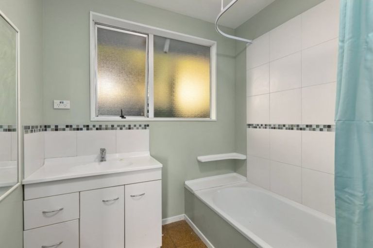 Photo of property in 1b Lord Street, Stokes Valley, Lower Hutt, 5019