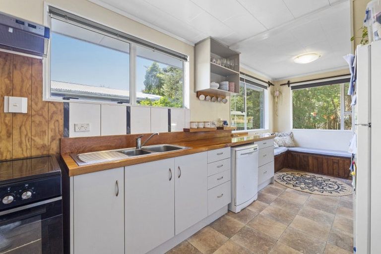 Photo of property in 218 Main Road South, Raumati South, Paraparaumu, 5032