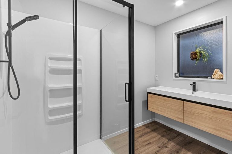 Photo of property in 185 Langdons Road, Northcote, Christchurch, 8052