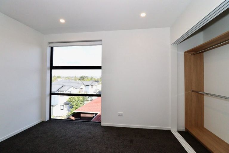 Photo of property in 3c Wilbur Place, Pakuranga Heights, Auckland, 2010