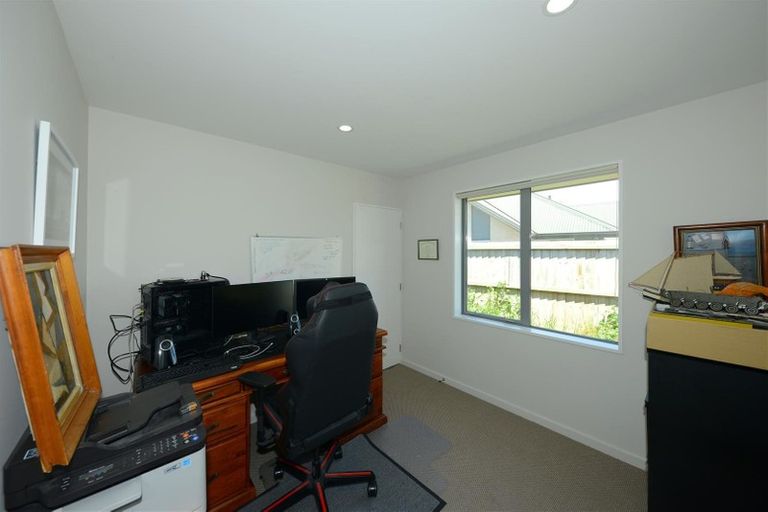 Photo of property in 10 Conie Glen Lane, Broomfield, Christchurch, 8042