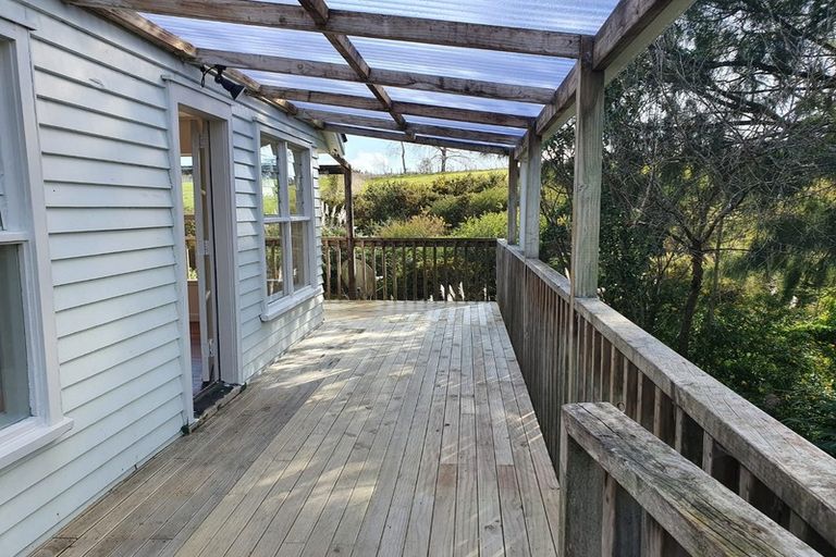 Photo of property in 129 Oteha Road, Fairview Heights, Auckland, 0632