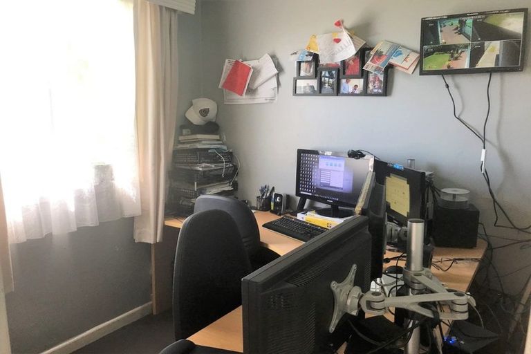 Photo of property in 305 Richardson Road, New Windsor, Auckland, 1041