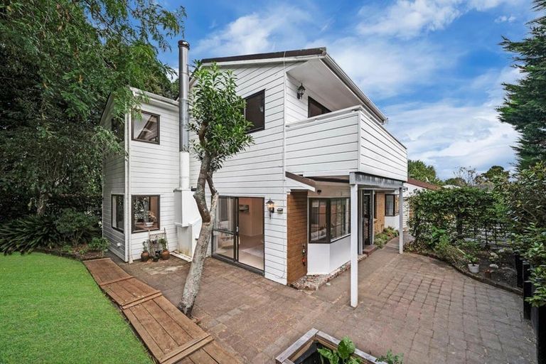 Photo of property in 2/15 Micawber Place, Mellons Bay, Auckland, 2014