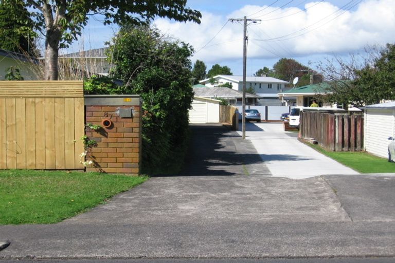Photo of property in 87 Gloria Avenue, Te Atatu Peninsula, Auckland, 0610