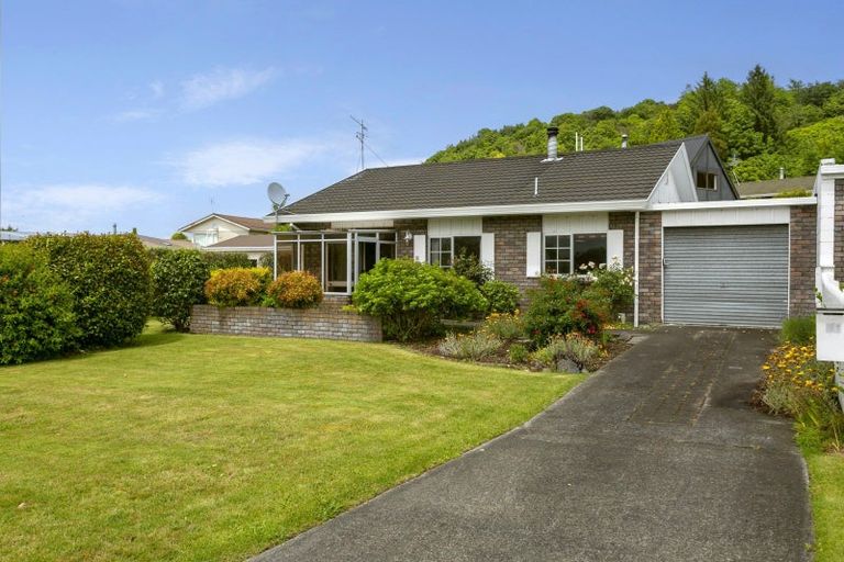 Photo of property in 11b Reeves Road, Acacia Bay, Taupo, 3330