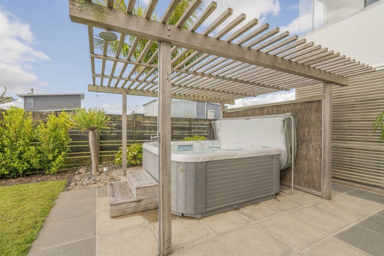 Photo of property in 17 Kupe Drive, Whitianga, 3510