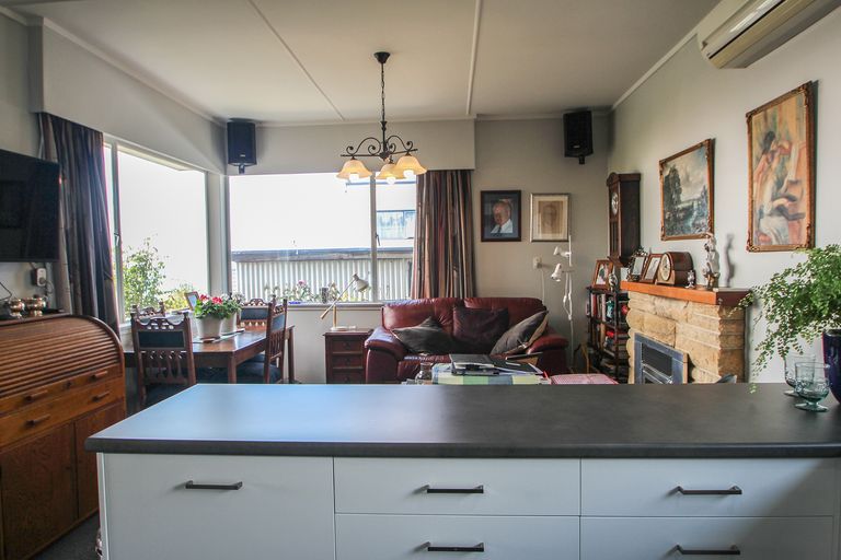 Photo of property in 37 Wharfe Street, South Hill, Oamaru, 9400