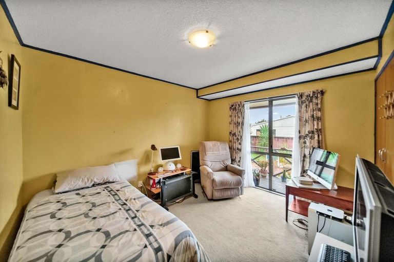 Photo of property in 2 Romilly Court, Papakura, 2110