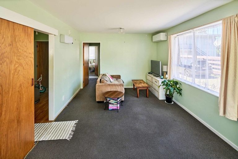 Photo of property in 4/171 Queens Drive, Lyall Bay, Wellington, 6022