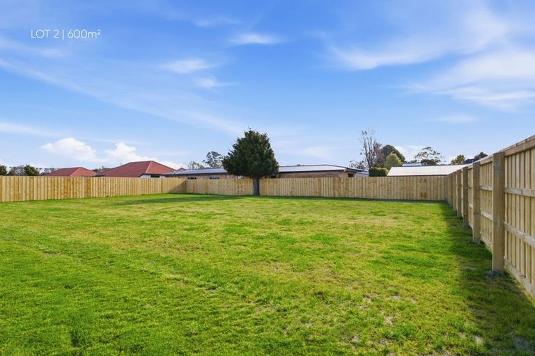 Photo of property in 69 Crofton Road, Harewood, Christchurch, 8051