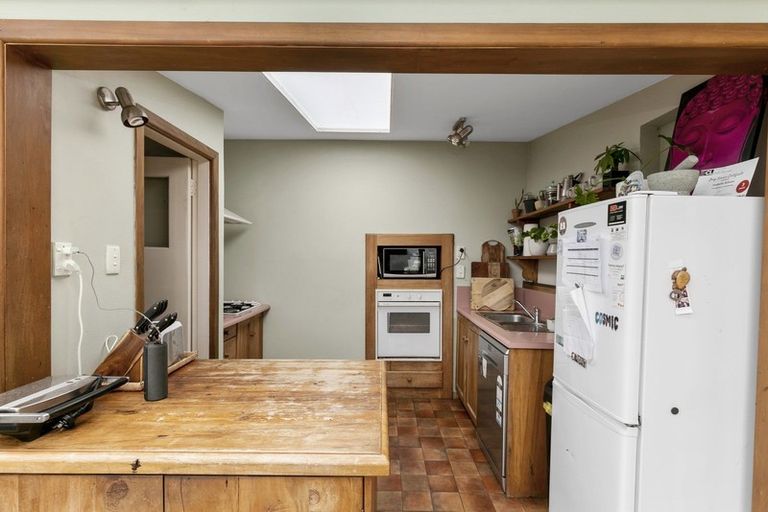 Photo of property in 2 Naughton Terrace, Kilbirnie, Wellington, 6022