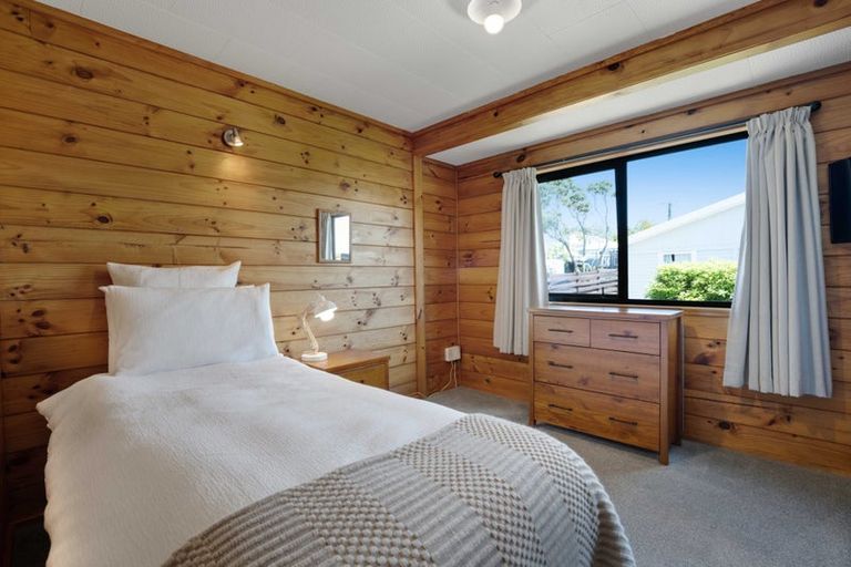 Photo of property in 1/57 Seaview Road, Glenfield, Auckland, 0629