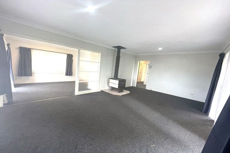 Photo of property in 35 Kirby Street, Glendene, Auckland, 0602