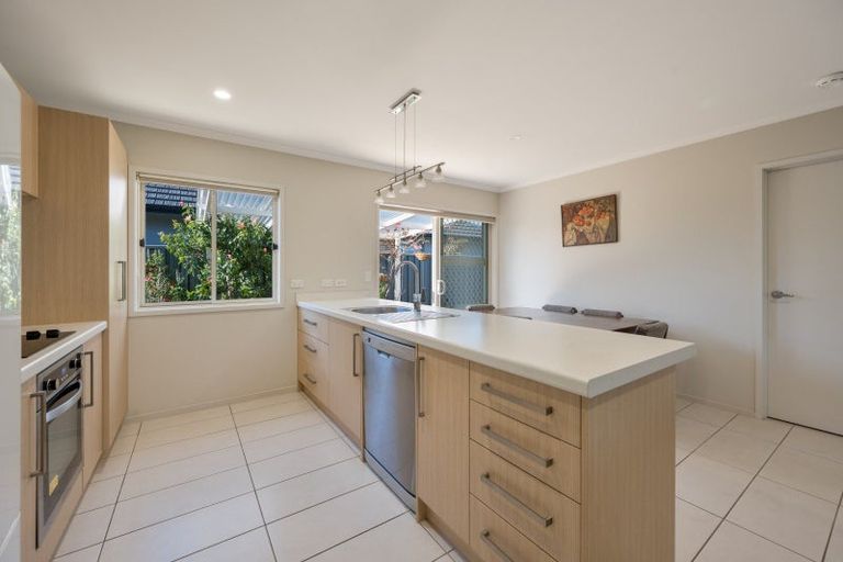 Photo of property in 66 Orotu Drive, Poraiti, Napier, 4112