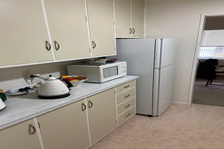 Photo of property in 28 Oriwa Street, Waikanae, 5036