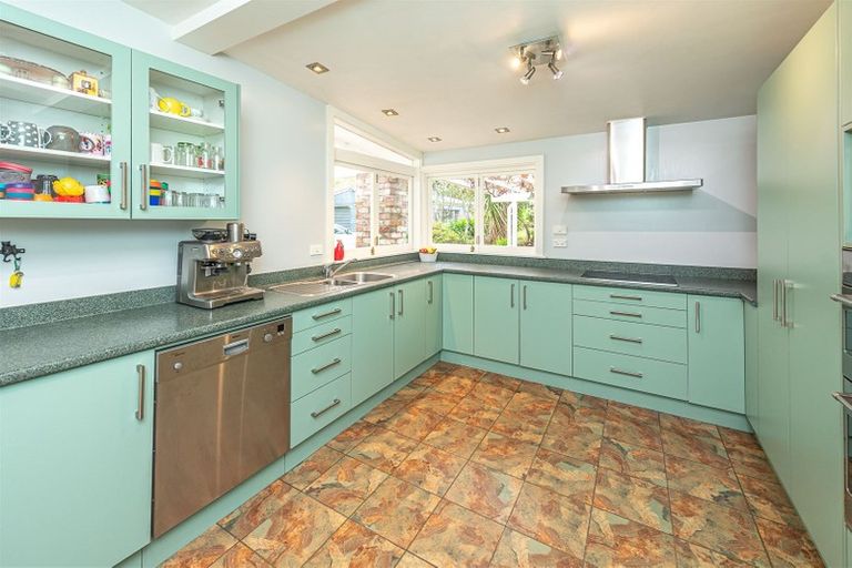 Photo of property in 99 Mount View Road, Bastia Hill, Whanganui, 4500