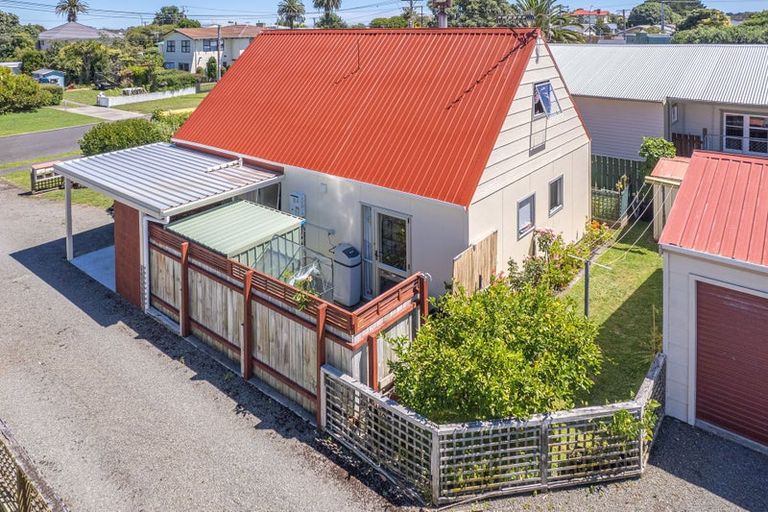 Photo of property in 6a Nikau Street, Tawhero, Whanganui, 4501