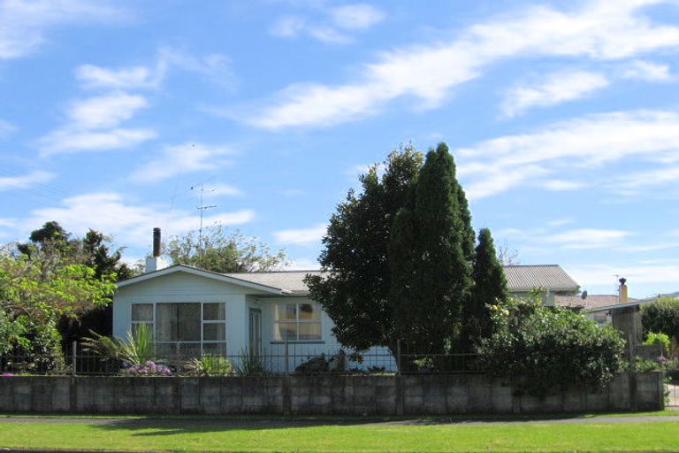 Photo of property in 3 Cochrane Street, Elgin, Gisborne, 4010