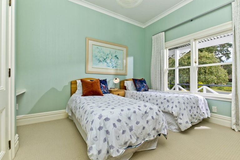 Photo of property in 9 Birchwood Grove, Greenhithe, Auckland, 0632